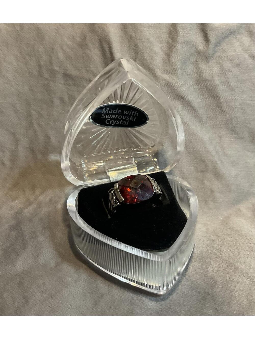 NWOT Beautiful Ring Made With Swarovski Crystal Size 5.5 #1317